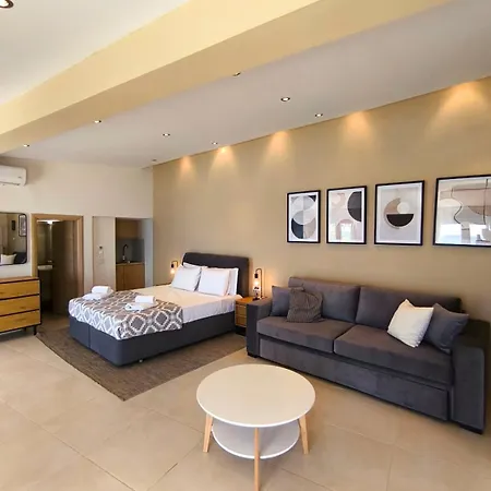 Infinity House By Klv أرغوستولي